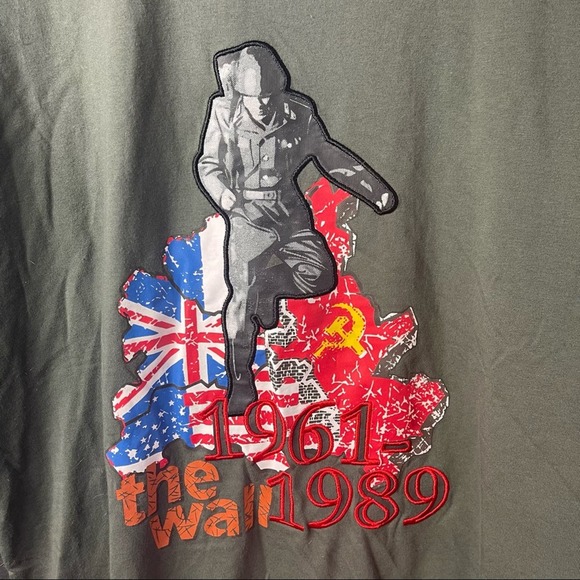 Berlin The Wall 1961-1989 Vinyl and Cloth Graphics T-Shirt Men's Size Medium - Picture 4 of 7
